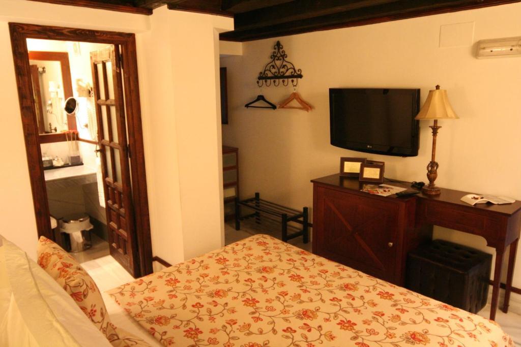Pensjonat Palacio San Bartolome 2*
